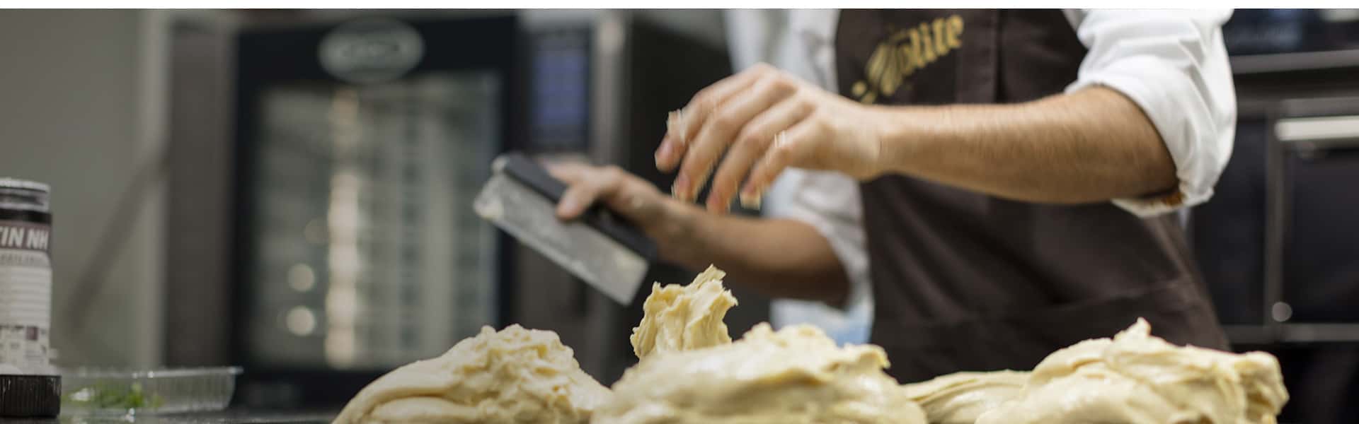 <p><strong>Proofing</strong></p><p><strong><span class="ql-cursor"></span>and Baking</strong></p>