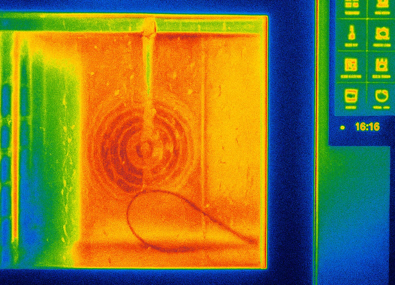 cooking chamber of a unox commercial oven captured with a thermal imaging camera