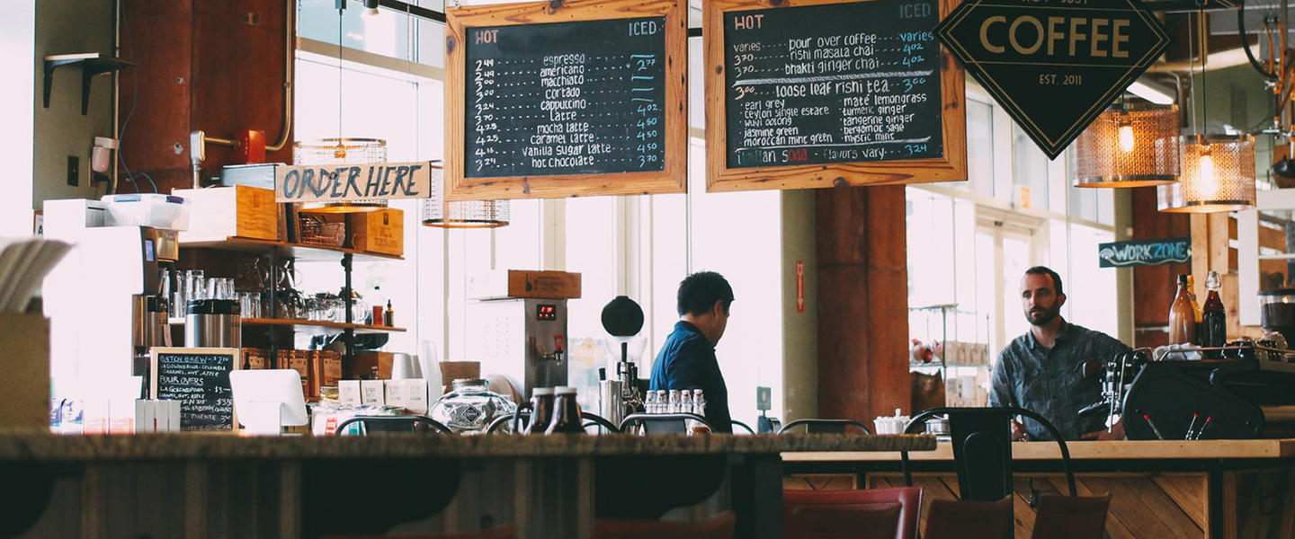 <strong>Delicious dishes and ready-to-eat snacks<br />
that are held hot, ready to eat!</strong>